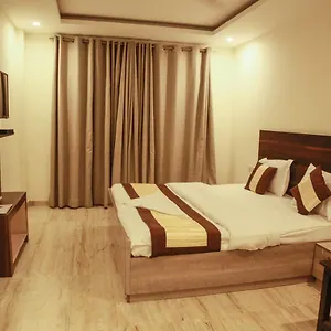 Farm stay Basoya Farm 2bhk Villla With Pool - 10 Min Away From Chattarpur *