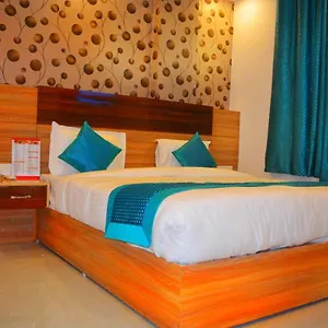 O The New View Hotel New Delhi