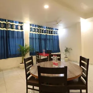 Classic Plaza At Delhi Airport Bed & Breakfast 3*