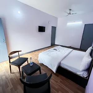 Roomshala 119 Jps Near Pvr Vikas Puri Hotel 3*