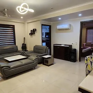 Apartment Vacation Paradise- Luxurious 3-bhk Flat Near Igi Airport And Icc New Delhi