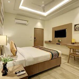 Grand Marina Near Igi Airport Delhi 4* New Delhi