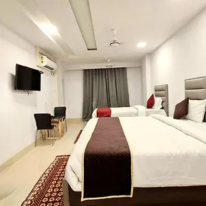 T Palace Mahipalpur Hotel 3*