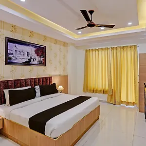 Prime Plaza Tark Delhi Airport 4* New Delhi