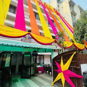 Badals Nest - Safdarjung Enclave Apartment New Delhi