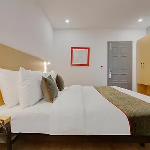 Hotel Cozy Cave Near Delhi Airport