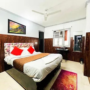 Hotel Niketan - Chanakyapuri