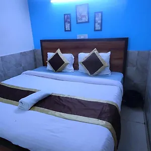 Hotel Hotel Moon Chanakyapuri Satya Niketan- Couple Friendly New Delhi