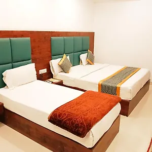 Hotel Royal Tark Plaza Near Igi Airport Delhi 4*
