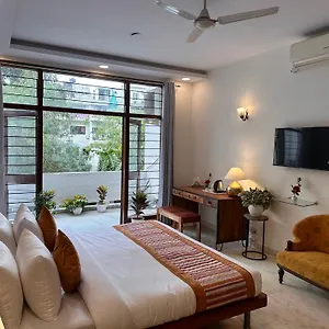 Grove Residency Hauz Khas Couple Friendly 3*
