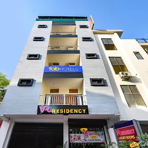 Fabhotel Vr Residency - Nr Yashobhoomi Convention Centre Hotel