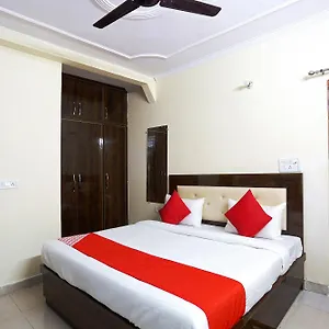O Navodian Palace Hotel 3*