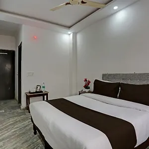 O Blue Moon Residency Hotel