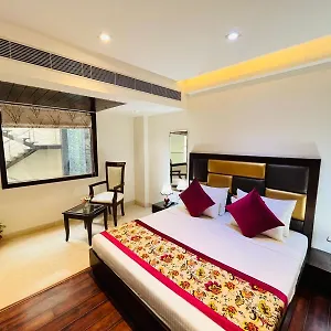 Hotel Veer Palace Park