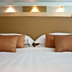Hotel Rosewood Near Delhi Airport 4*