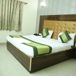 Oyo 10381 Aerodrome Palace Hotel