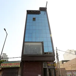 Oyo 14384 Luxury Residency Hotel