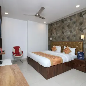 Oyo 9999 La Wisteria Hotel 3*