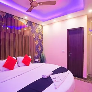 호텔 Aerocity Delhi Airport 뉴델리