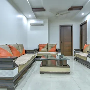 Hostmystay-3Bhk Nehru Place! Park Apartment New Delhi