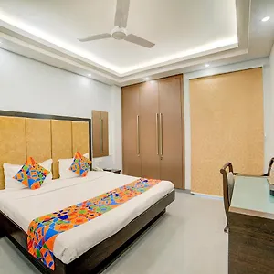 Hotel Fabhotel Exotica Greenpark 3*