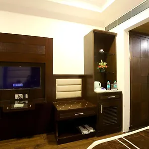 Pitrashish Pride Igi Intl Airport 4*