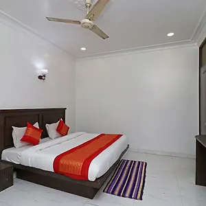 Hotel Oyo 10562 Paharganj New Delhi