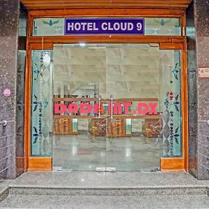 Oyo 88326 Cloud 9 Ξενοδοχείο 3*