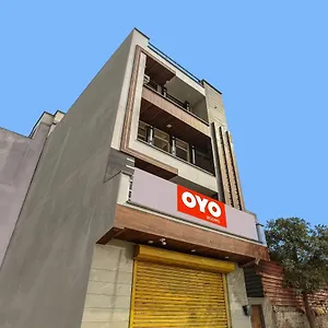 Oyo Flagship 70194 Dusky Restaurant New Delhi