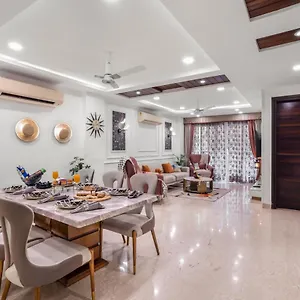 Homlee-pentagon 5 Bhk Luxurious-lift-parking-saket Apartment