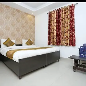 Diamond Star Suites