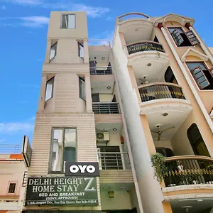 Hotel Oyo Delhi Near Nizamuddin 3*