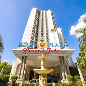 The Royal Plaza