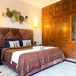 Atharva's Homestay, Nehru Enclave *