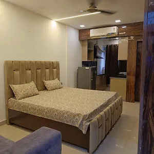 Luxury Furnish 623 In Dlf Moti Nagar Delhi