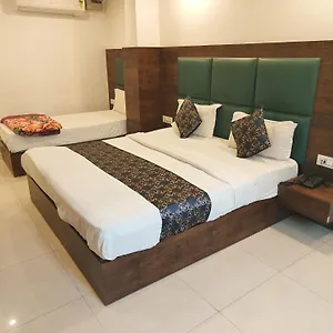Hotel Tark A Family Near Igi Airport Delhi 4*