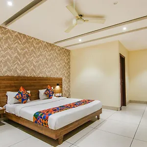 Fabhotel Golden Glory Otel Yeni Delhi