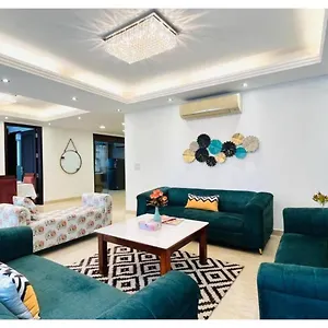 Bluo 4bhk Safdarjung Enclave - Balcony, Lift * New Delhi