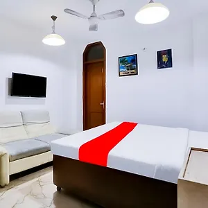 Roomshala 159 The Hauz Khas Inn Hotel 4*
