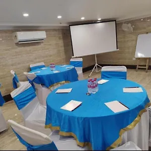 Airport Plaza Near Delhi Airport Aerocity 3* New Delhi