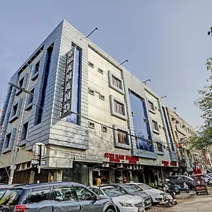 Anand Near Karol Bagh Metro Station Delhi (National Capital Territory of India)