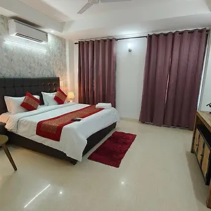 Apartment Fortune Service 4bhk,j-45 New Delhi