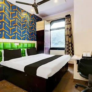 Hotel Akash Continental Near Hari Nagar Couple Friendly 3*