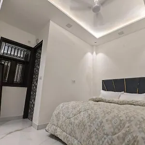 Apartment Cozy 1 Bhk With Amenities New Delhi