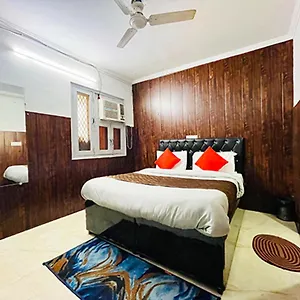 Hotel Commodo - Near Dhaula Kuan New Delhi