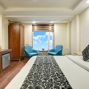 Neu - Luxurious Hotel New Delhi