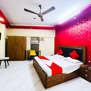Dream - Sarai Kaley Khan Bus Stop Hotel