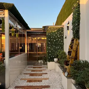 Luxurious & Private Penthouse Homestay