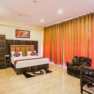 Hotel Fabhotel The Kiara