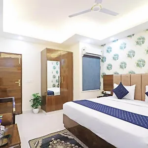 Vijaydeep Place Near Delhi Airport 3*